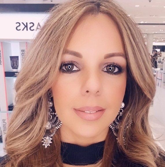 Meet your Posher, Odette - Picture 1 of 1